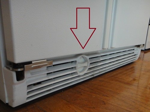 Thông tắc đường ống thoát nước xả đá của tủ lạnh